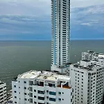 El Laguito, Edificio El Conquistador