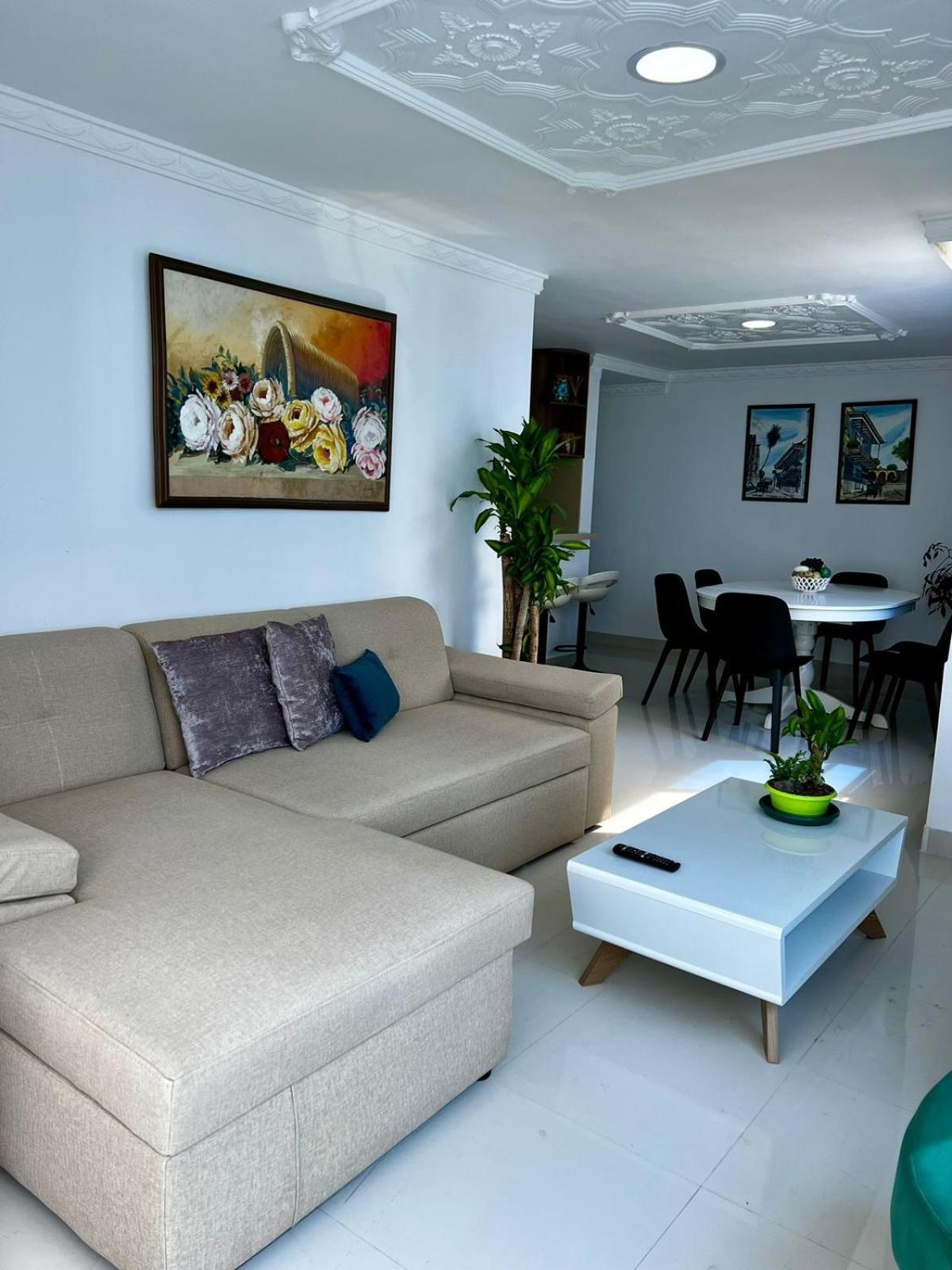 El Laguito, Edificio El Conquistador *