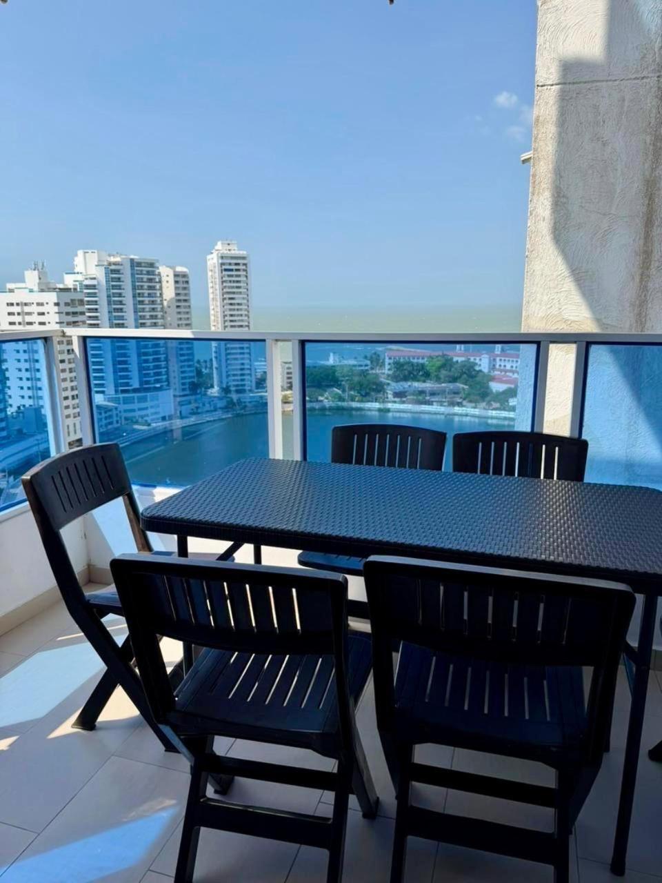 Apartamento El Laguito, Edificio El Conquistador *