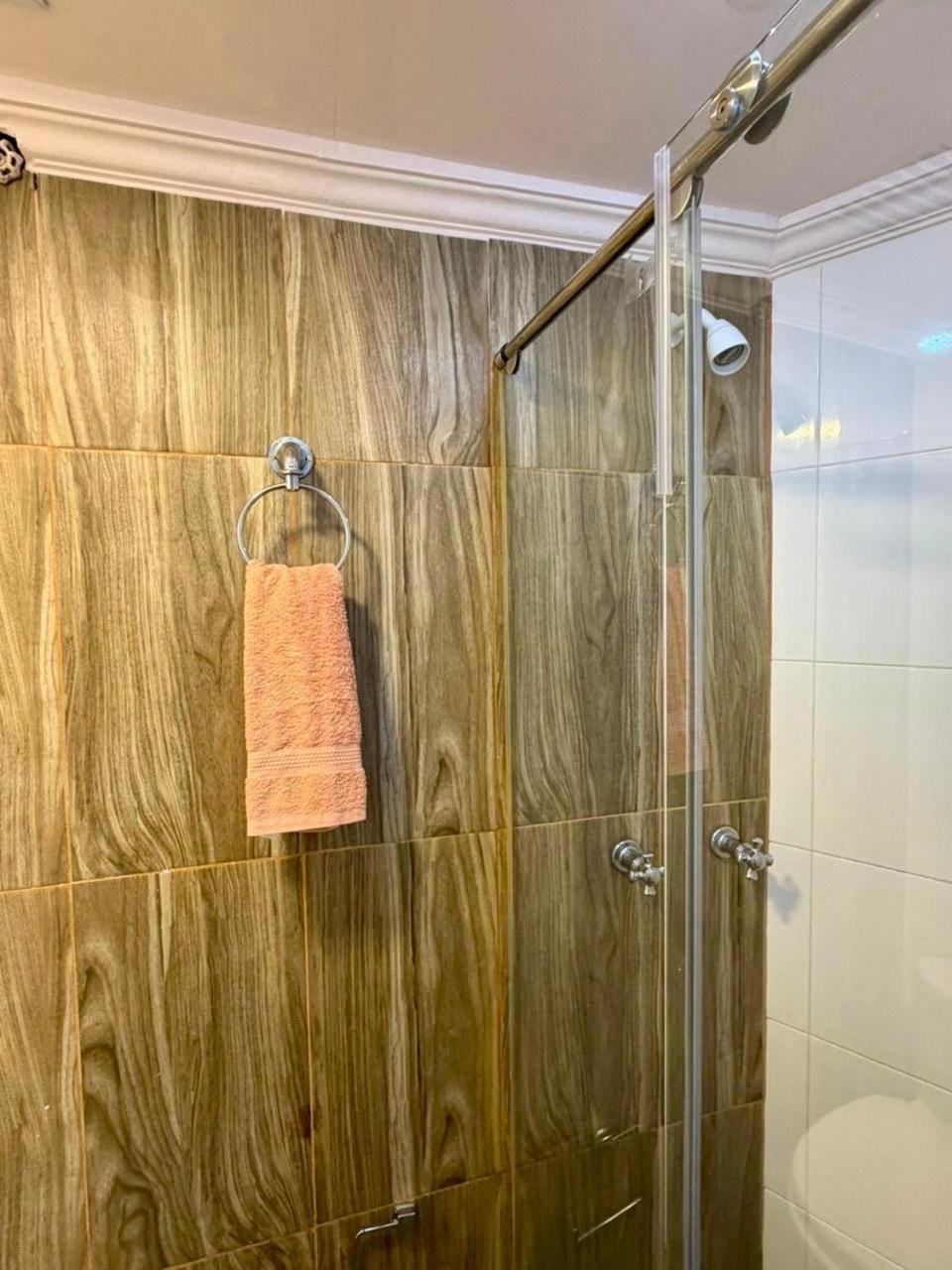 El Laguito, Edificio El Conquistador Apartamento Cartagena