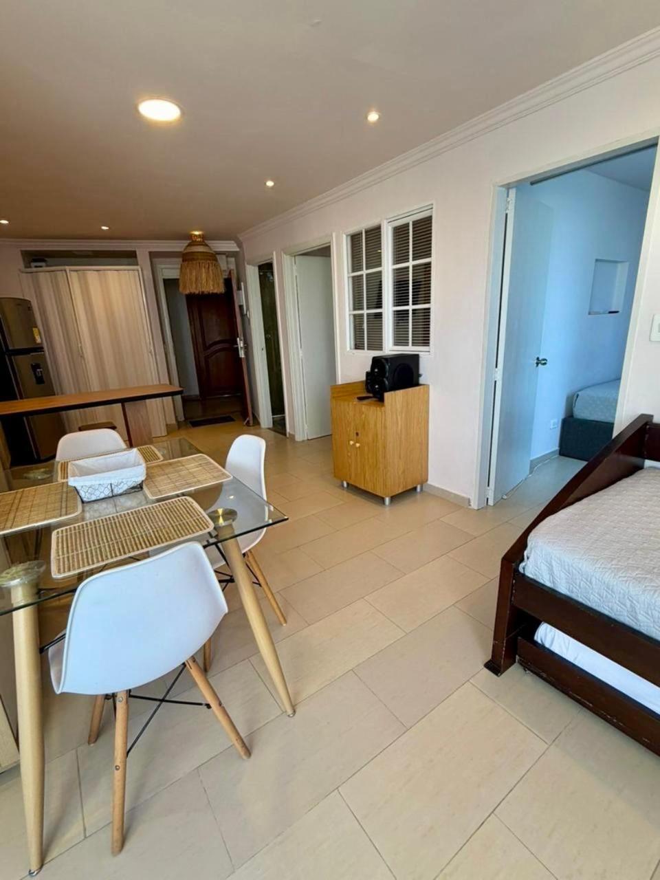 Apartamento El Laguito, Edificio El Conquistador