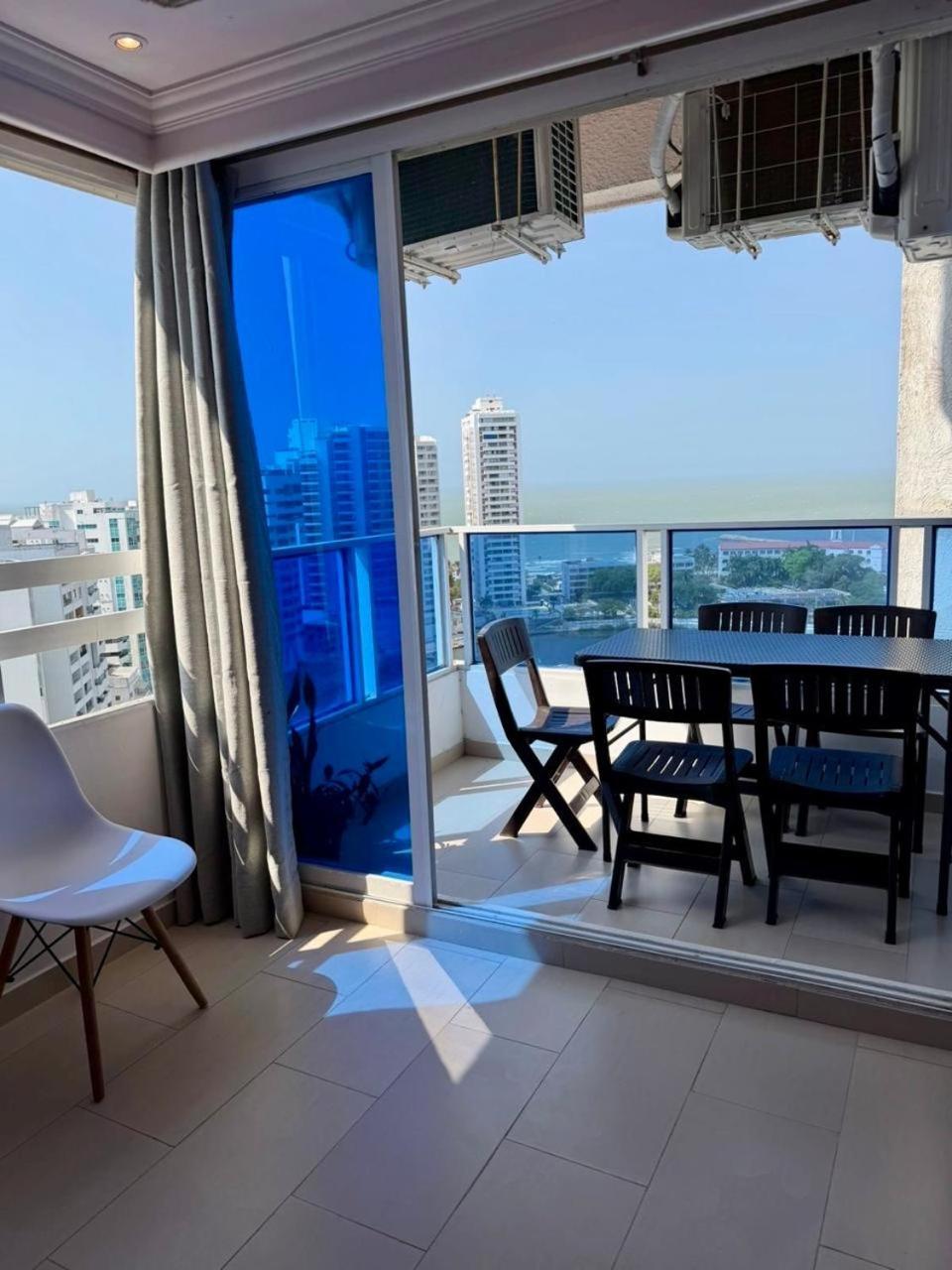 Apartamento El Laguito, Edificio El Conquistador